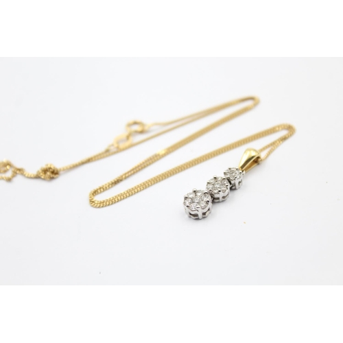 119 - 18ct gold diamond pendant necklace (3.6g)
