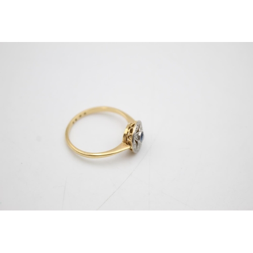 120 - 18ct gold & platinum sapphire & diamond ring (2.4g) Size O