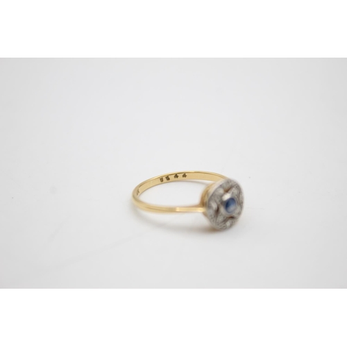 120 - 18ct gold & platinum sapphire & diamond ring (2.4g) Size O
