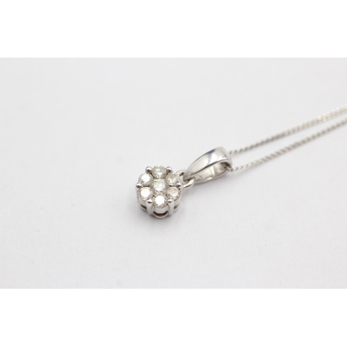 40 - 9ct white gold diamond cluster pendant necklace (1.7g)