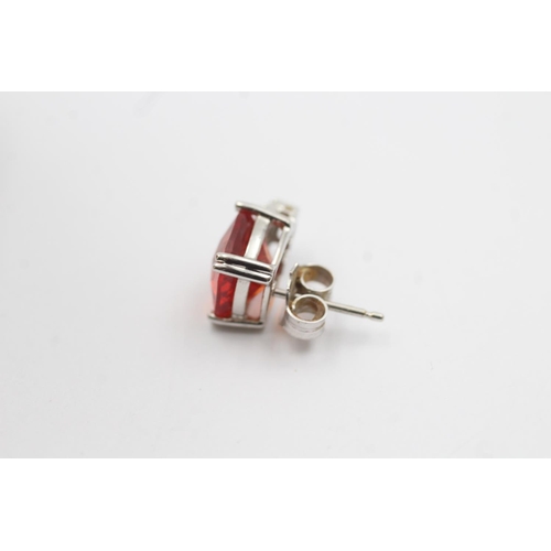 61 - 14ct white gold diamond & gemstone stud earrings (3.1g)