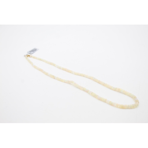 66 - 9ct gold clasp opal necklace (7.5g) Size T