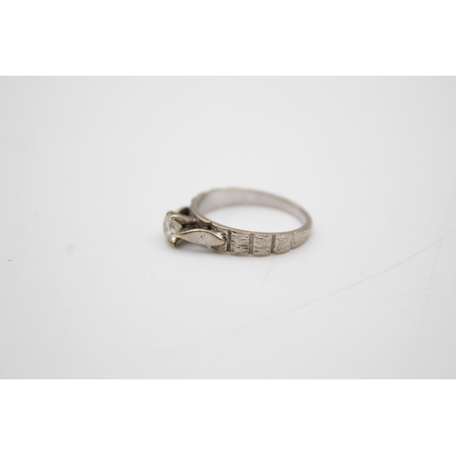 72 - 18ct gold diamond solitaire ring (3.4g) Size N