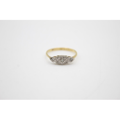 76 - 18ct gold & platinum diamond ring (1.5g) Size K