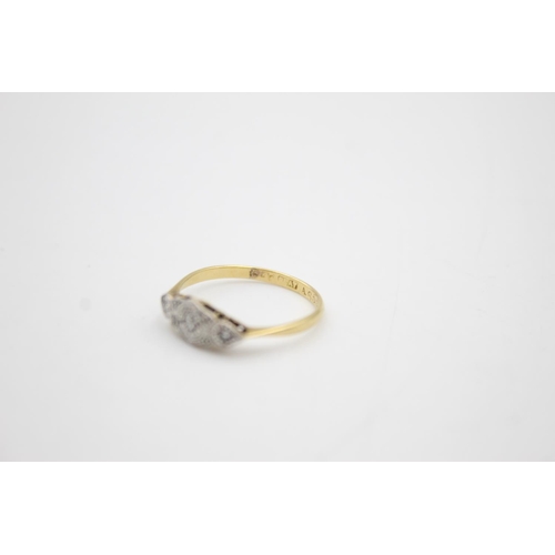 76 - 18ct gold & platinum diamond ring (1.5g) Size K