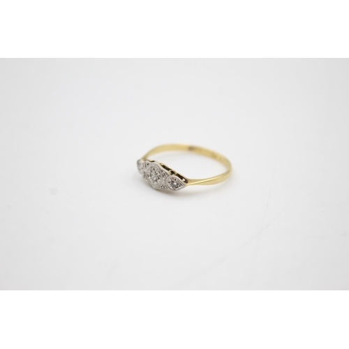 76 - 18ct gold & platinum diamond ring (1.5g) Size K