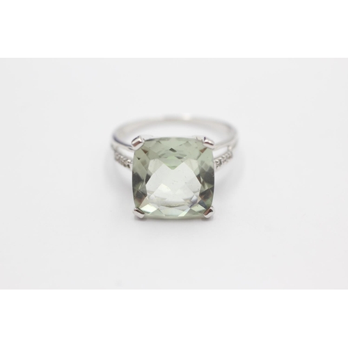 89 - 9ct white gold green gemstone & diamond cocktail ring (4.2g) Size Q