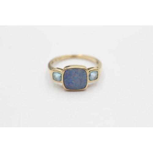 90 - 9ct gold vintage opal & blue gemstone three stone dress ring (2.8g) Size O