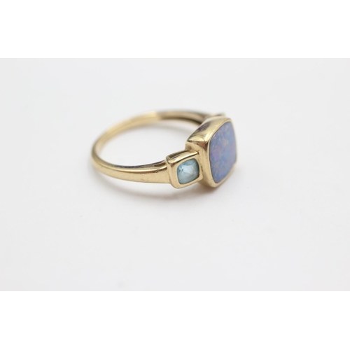 90 - 9ct gold vintage opal & blue gemstone three stone dress ring (2.8g) Size O
