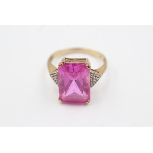 91 - 9ct gold vintage pink gemstone & diamond cocktail ring (4g) Size Q
