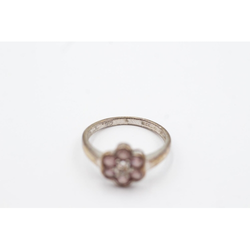 93 - 9ct gold vintage diamond & pink gemstone floral cluster ring (2.2g) Size M