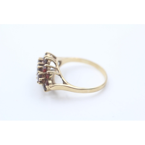 19 - 9ct gold vintage garnet set cluster ring - size q (3.2g)