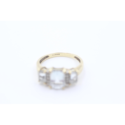 30 - 9ct gold aquamaring and diamond set dress ring - size s1/2 (3.3g)