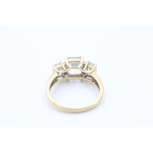 30 - 9ct gold aquamaring and diamond set dress ring - size s1/2 (3.3g)