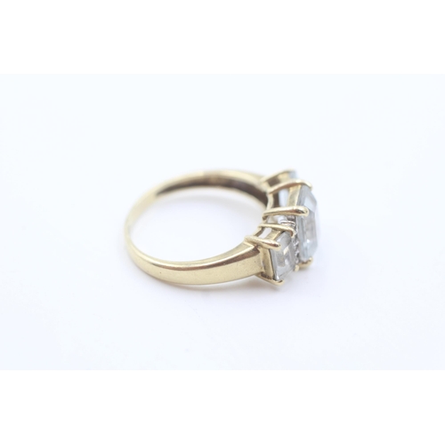 30 - 9ct gold aquamaring and diamond set dress ring - size s1/2 (3.3g)