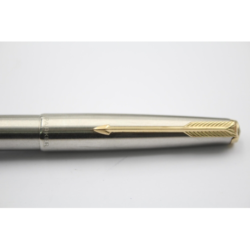 398 - Vintage PARKER 61 Brushed Steel FOUNTAIN PEN w/ Gold Plate Nib WRITING