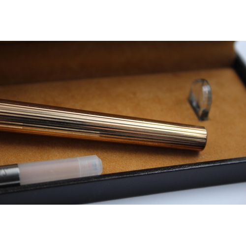 408 - Vintage S.T DUPONT Gold Plated FOUNTAIN PEN w/ 18ct Gold Nib WRITING Boxed (23g)