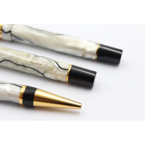 409 - PARKER Duofold Special White Lacquer FOUNTAIN PEN w/ 18ct Gold Nib WRITING