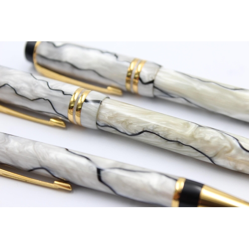 409 - PARKER Duofold Special White Lacquer FOUNTAIN PEN w/ 18ct Gold Nib WRITING