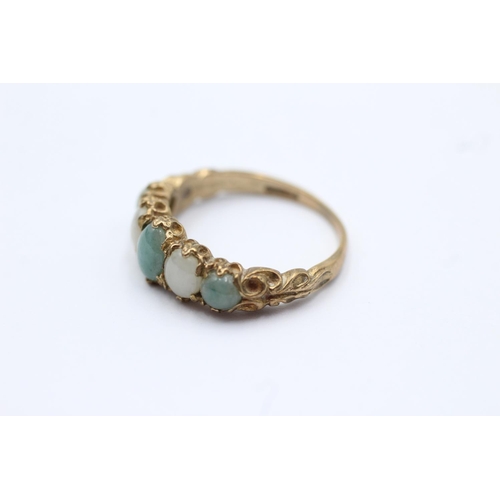 31 - 9ct gold vintage jade set 5 stone ring - size m (2.6g)