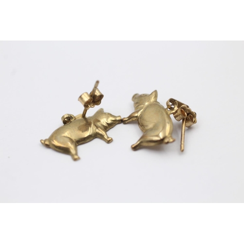 40 - 9ct gold lucky pig pendant & earrings set (2.6g)