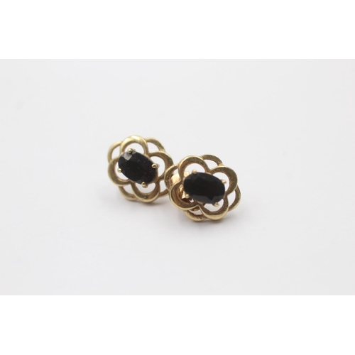 46 - 3 x 9ct gold paired gemstone stud earrings inc. amethyst, garnet & sapphire (2.5g)