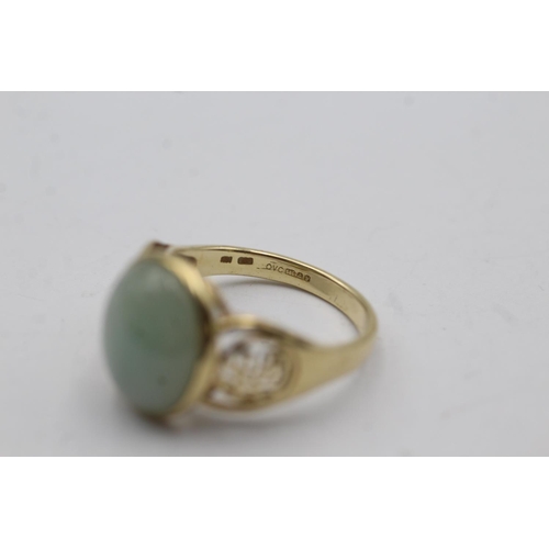 59 - 14ct gold vintage jade cabochon set dress ring - size m (3.5g)