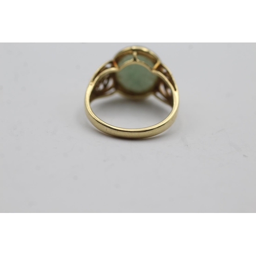 59 - 14ct gold vintage jade cabochon set dress ring - size m (3.5g)