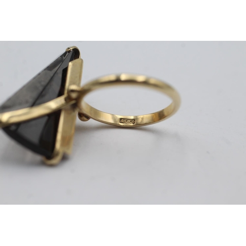 60 - 9ct gold fancy cut smokey quartz statement cocktail ring - size n (7.3g)