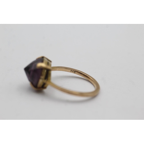 63 - 9ct gold vintage reverse set amethyst dress ring - size r (3.6g)