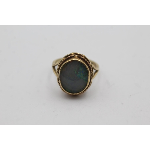 65 - 9ct gold vintage opal triplet dress ring - size n (4.7g)