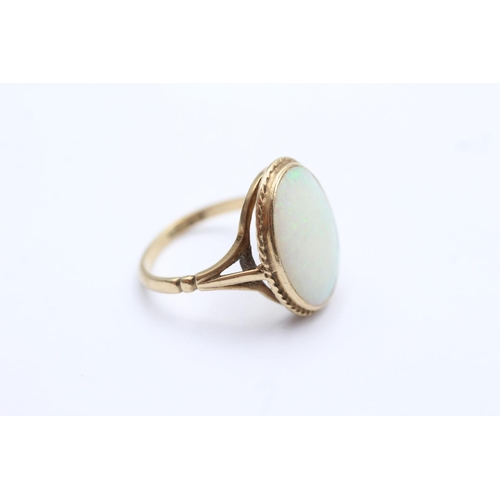 72 - 9ct gold vintage opal cabochon set cocktail ring - size p (3.7g)