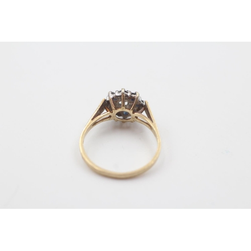 87 - 9ct gold vintage sapphire and diamond set cluster ring - size m1/2 (2.1g)