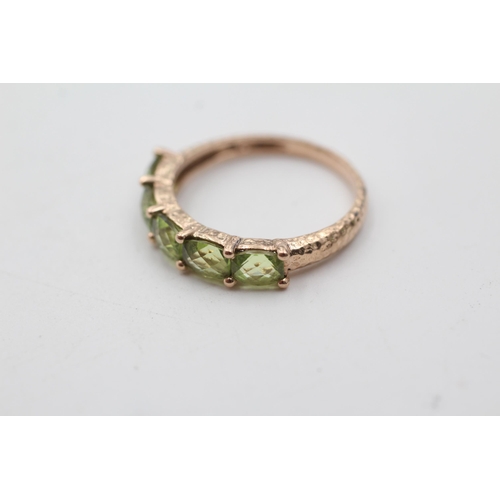 10 - 9ct gold peridot 5 stone dress ring (2.5g)