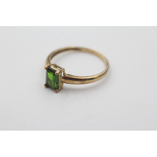 112 - 9ct gold diopside solitaire dress ring (1.7g) size  R