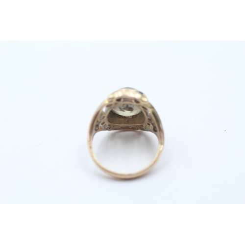 113 - 9ct gold vintage smokey quartz inlay ornate ring (3.7g) size  I