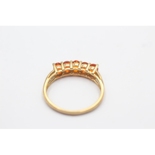 115 - 9ct gold fire opal 5 stone ring (1.8g) size  P