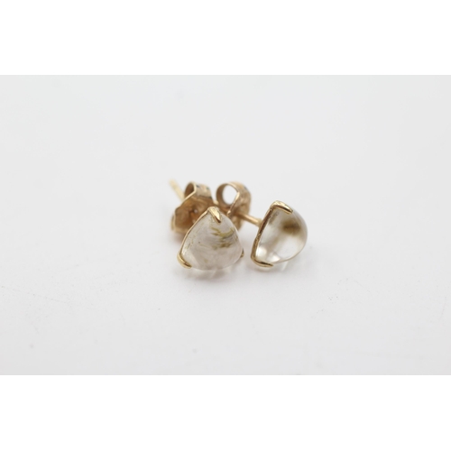 12 - 9ct gold paired rock quartz stud earrings (1.1g)