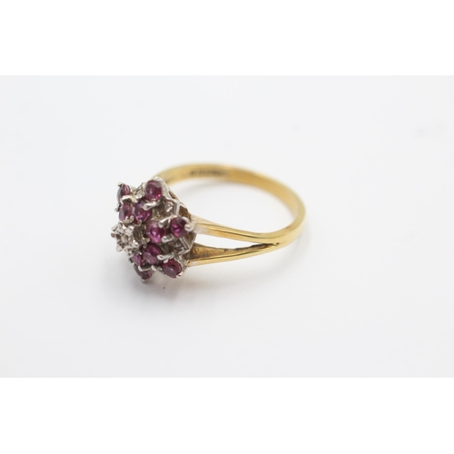 143 - 18ct gold vintage diamond & ruby starburst cluster ring (4.5g) size  M