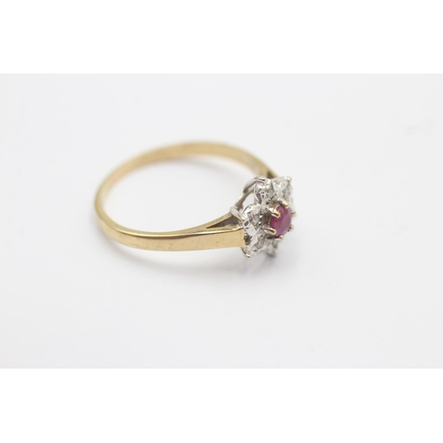 146 - 9ct gold vintage diamond & ruby floral cluster ring (2.2g) size  P