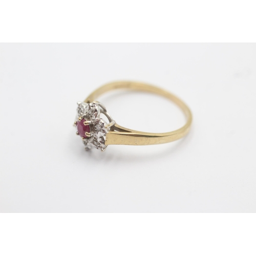 146 - 9ct gold vintage diamond & ruby floral cluster ring (2.2g) size  P