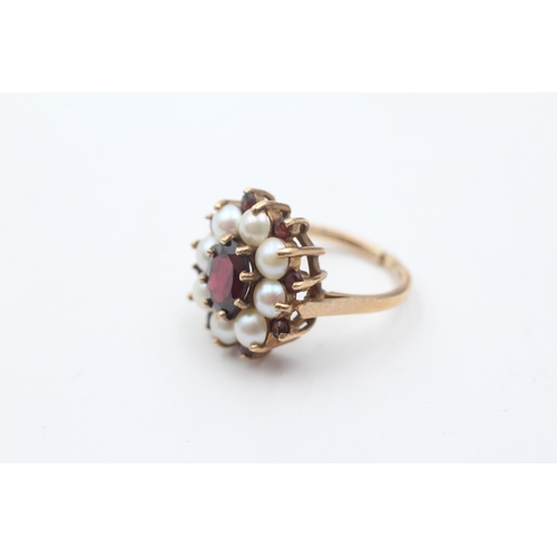 182 - 9ct gold vintage garnet & pearl cluster ring (4.3g) size  K