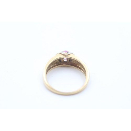 21 - 9ct gold diamond and pink sapphire oval dress ring (2.7g) size  M