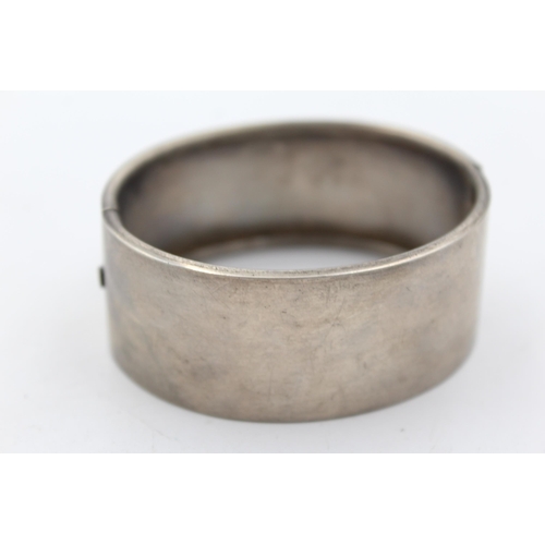 246 - A Victorian Silver Buckle Bangle