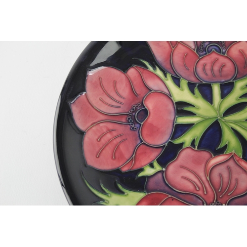 303 - Vintage Walter MOORCROFT Anemone Plate No.34/94