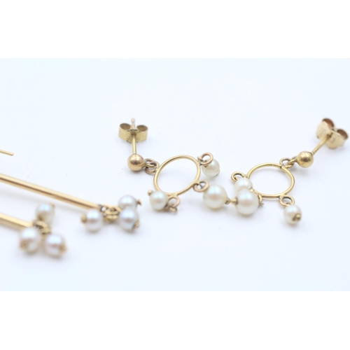 33 - 2 x 9ct gold paired cultured pearl drop earrings (3.4g)