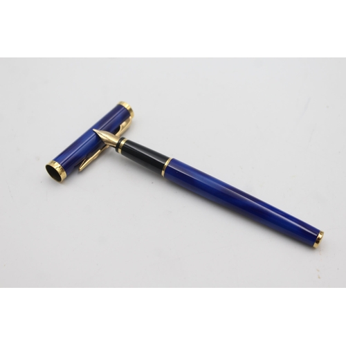 359 - Vintage WATERMAN Preface Blue Lacquer FOUNTAIN PEN w/ 18ct Gold Nib WRITING