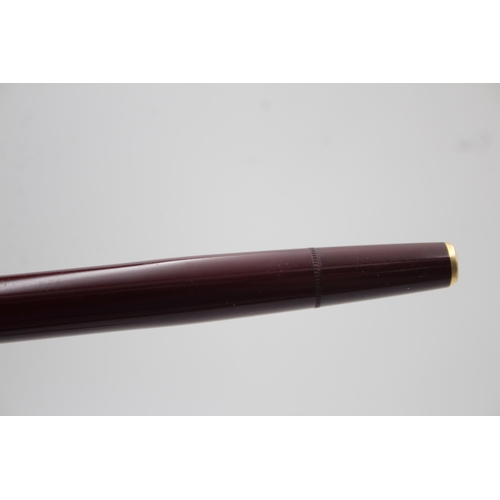 377 - Vintage PELIKAN Burgundy FOUNTAIN PEN w/ 14ct Gold Nib WRITING