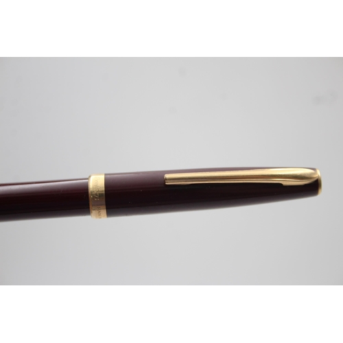 377 - Vintage PELIKAN Burgundy FOUNTAIN PEN w/ 14ct Gold Nib WRITING