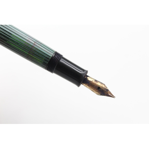 378 - Vintage PELIKAN 140 Green & Black Fountain Pen w/ 14ct Gold Nib WRITING